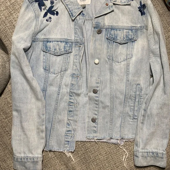 Floral Jean Jacket - Picture 2 of 8